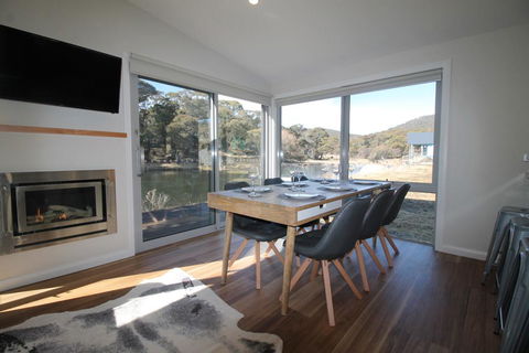 Stillwater Chalet B- Lake Crackenback - Australian Directory 1