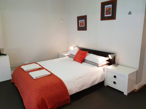 Stirling Apartments - Studio 3 - Australian Directory 3