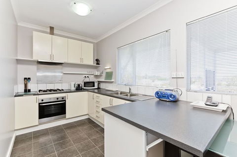 Stirling Apartments - The Penthouse - Australian Directory 3