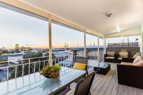 Stirling Apartments - The Penthouse - Australian Directory 0