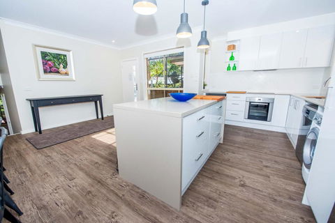 Stockton Street, 1/72 - Australian Directory 1