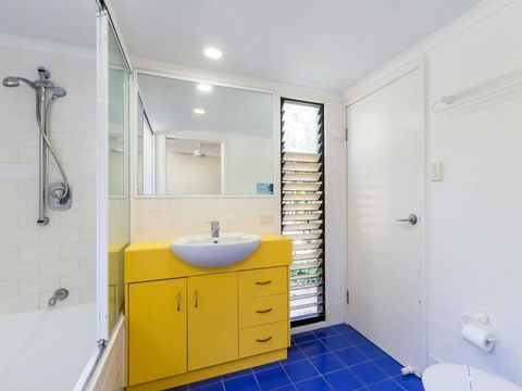 Straddie Beach House 3 - Australian Directory 2