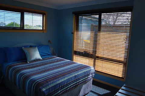 Strahan Bungalows - Australian Directory 1