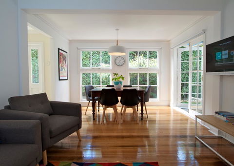 Strahan House - Australian Directory 0