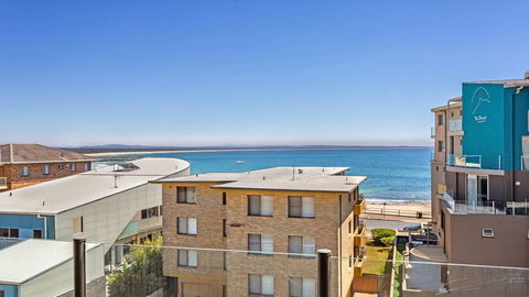 Strand Beachside 503 - Australian Directory 2