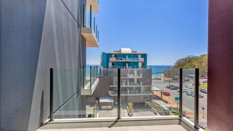 Strand Beachside 503 - Australian Directory 1