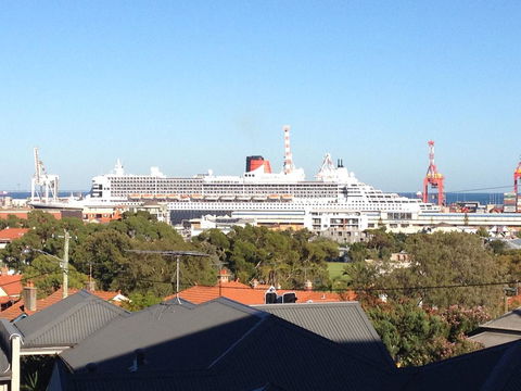 Studio 412 - Ocean And Sunset Views On A Budget - Australian Directory 1