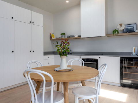 Studio By The Bay :: Jervis Bay Rentals - Australian Directory 2
