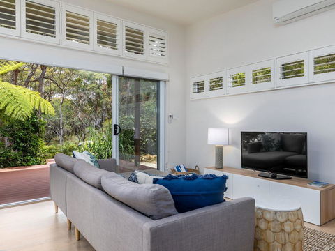 Studio By The Bay :: Jervis Bay Rentals - Australian Directory 1