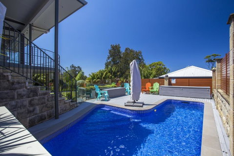 Studio Cabana On Golf In Mollymook - Australian Directory 1