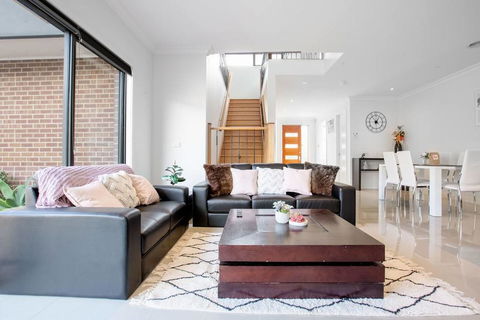 Stunning 3Beds Near Knox Shopping Centro@Wantirna - Australian Directory 0