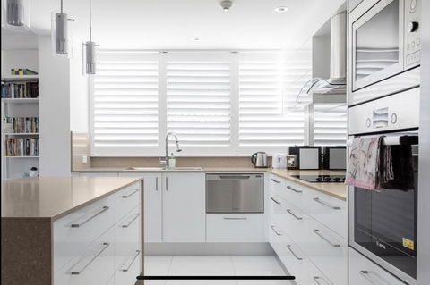 Stunning Burleigh Beach Apartment - Australian Directory 1