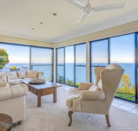STUNNING CLIFF TOP HOME // POOL  GAMES - Australian Directory