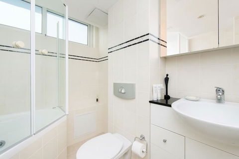 Stunning Harbour View Home! - Australian Directory 3
