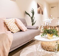 Stunning Opera Apartment-St Kilda Rd - Australian Directory