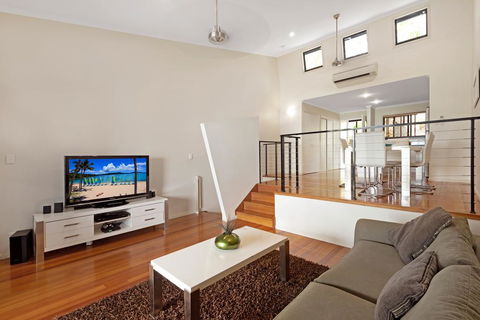 Stunning Panorama Apartments - Australian Directory 3