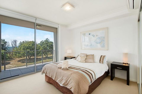 Stunning Surfside Apartment - Boyd St, Woorim - Australian Directory 2