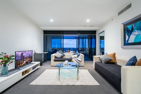 Stunning Views - Hotel Stay On Cavill - Level 24 - Australian Directory 2