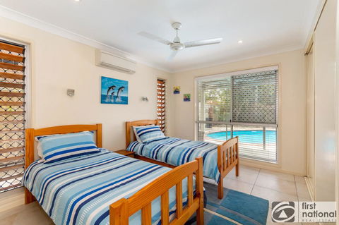 Stunning Waterfront Home With Pool - Sylvan Beach Esp, Bellara - Australian Directory 2