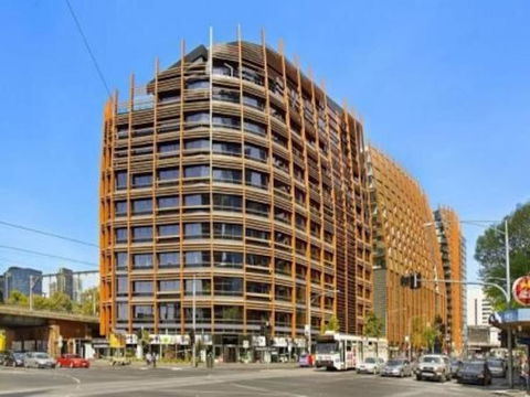 Stylish 1 Bedroom Apartment Amazing City Views - Australian Directory 3