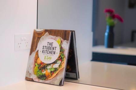 Stylish 2-bedroom Apartment In Fortitude Valley - Australian Directory 3