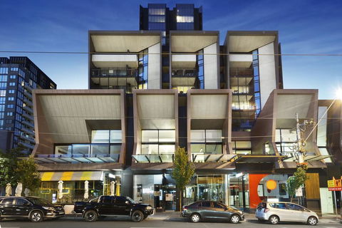 STYLISH 2BR 2BTH + CAR = HEART OF SOUTH YARRA - Australian Directory 0