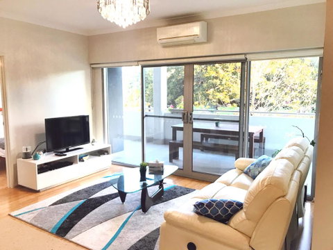 Stylish 2x2 W/ Carpark In Perth - Australian Directory 0