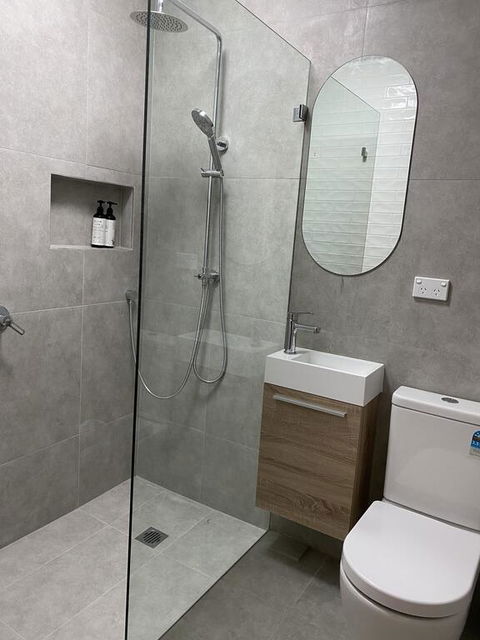 Stylish And Spacious Beach Apartment - Australian Directory 1