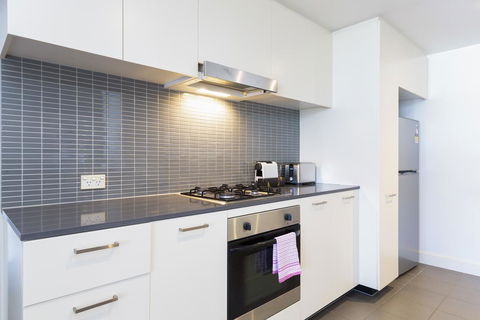 Stylish Apartment Minutes From City And Airport - Australian Directory 3