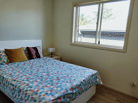 Stylish Private Bathroom-Luxurious Modern Big Home - Australian Directory 0