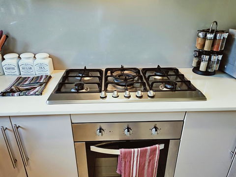 Stylish Private Bathroom-Luxurious Modern Big Home - Australian Directory 1