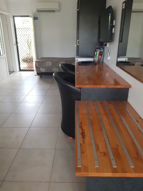Sunseeker Motel - Australian Directory 1
