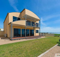 Sunset Cove Beach House - Australian Directory