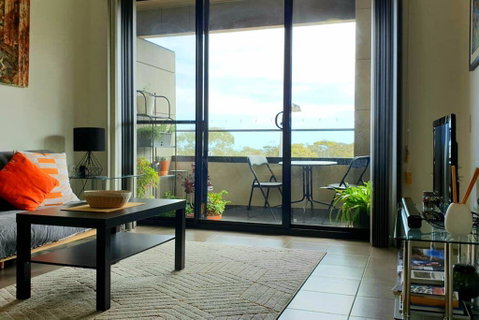 Sunsets, Sea, Wine - Australian Directory 0