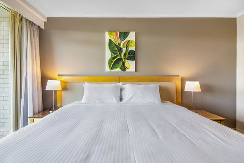 Super Convenient Apartment With Garden Views - Australian Directory 1