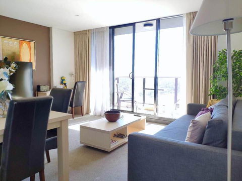 Super Luxurious Apartment On North Terrace - Australian Directory 0
