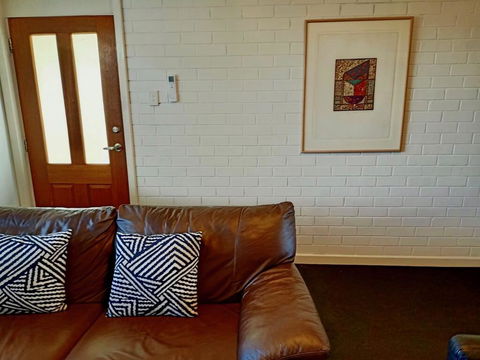 Superb 2 BR Apartment Minutes To CBD- Cen7 - Australian Directory 0