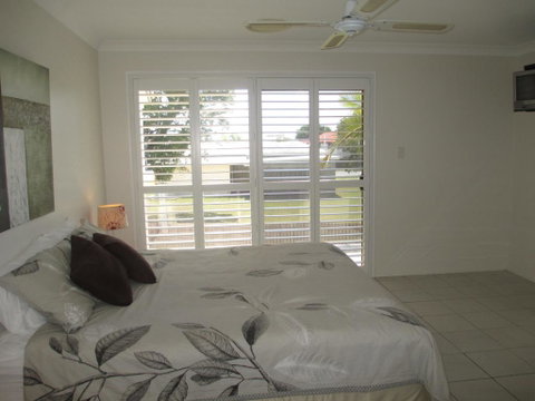 Superb Location - Hervey Bay - Australian Directory 3