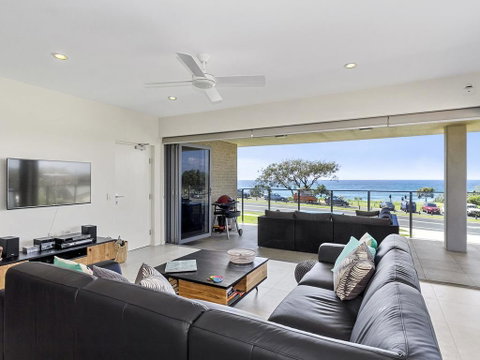 Surf 101 On Cabarita Beach - Australian Directory 0