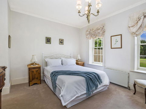 Talara Manor - Australian Directory 3