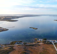 Tall Pines Beach House at Mount Dutton Bay part of Coffin Bay waterways - Australian Directory