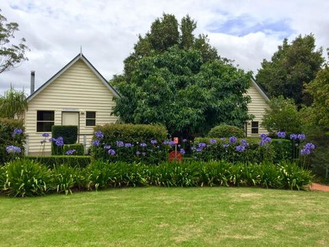 Tamborine Gardens - Australian Directory 2