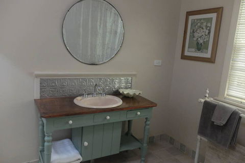 Tamborine Treats - Australian Directory 1