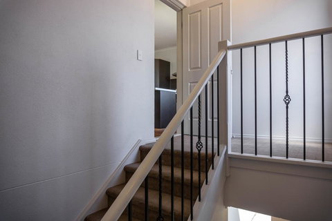 Tasha's Apartments On Kerry - Australian Directory 3