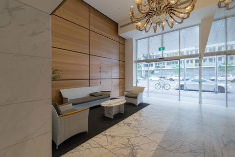 Tasha's Apartments On Morphett - Australian Directory 1