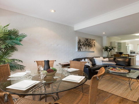Tehidy Townhouse - Australian Directory 3