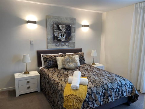 TERRACE LUX FULLY AIR 2 CAR FREE NETFLIX WIFI WINE - Australian Directory 1
