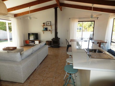 TERRIFIC ON TAMARA CRESCENT - Australian Directory 2