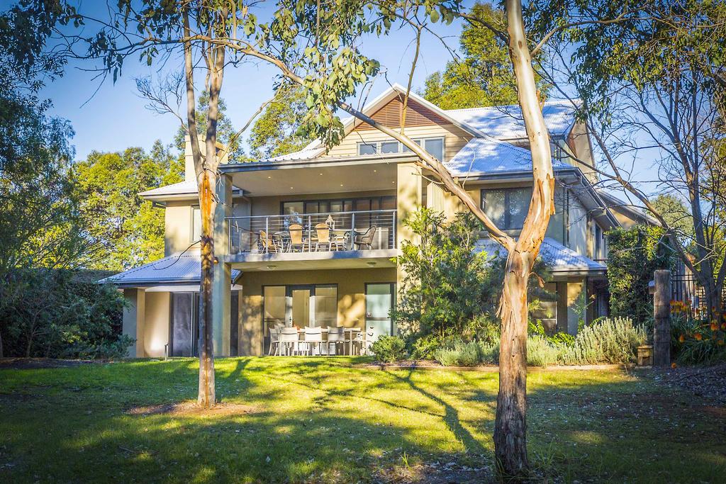 Mount Dee NSW Australian Directory