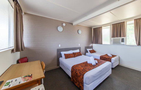 The Australian Hotel Murgon - Australian Directory 2